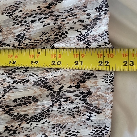 AQUA BY BLOOMINGDALE'S NUDE MULTICOLOR METALLIC BLOUSE Size M - Picture 12 of 12